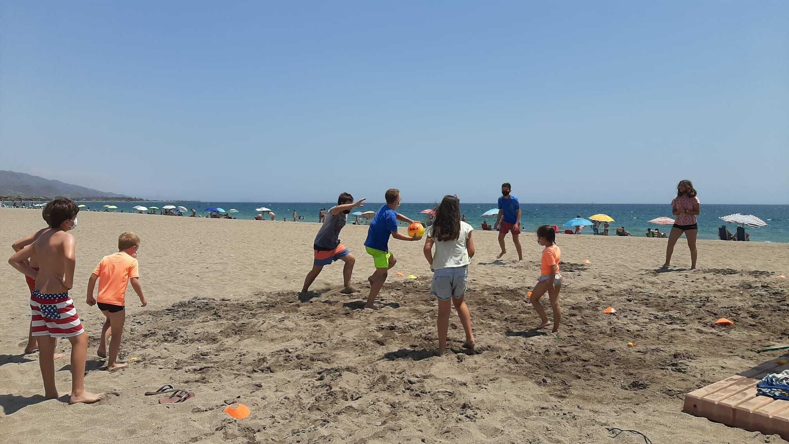Juegos en las playas veratenses en 'Expláyate 2021'.
