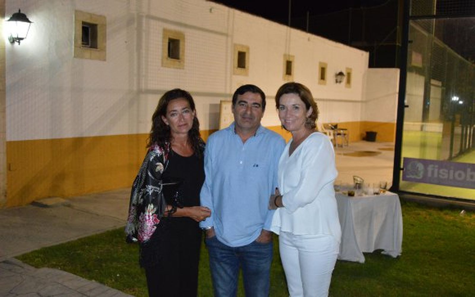 Pepa Gómez  con su marido, Eduardo López Vegue y Mercedes Morillo.

Foto: Ignacio Casas de Ciria