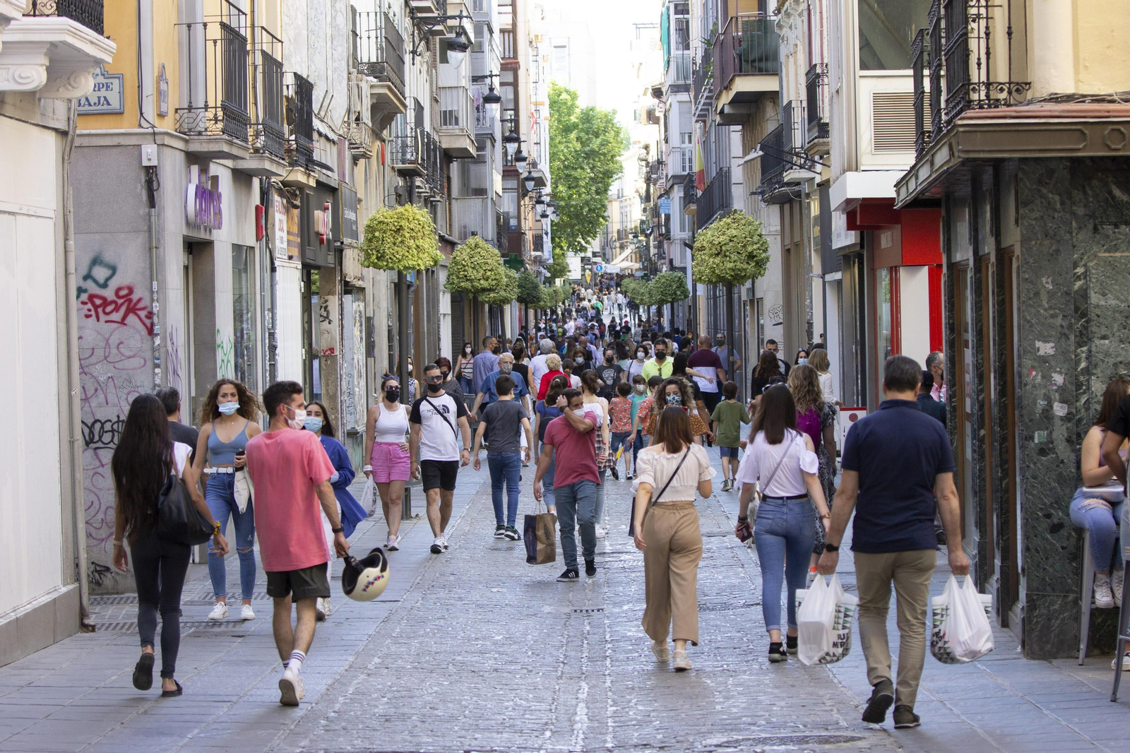Fotos: ambiente de Granada en sus calles este sábado