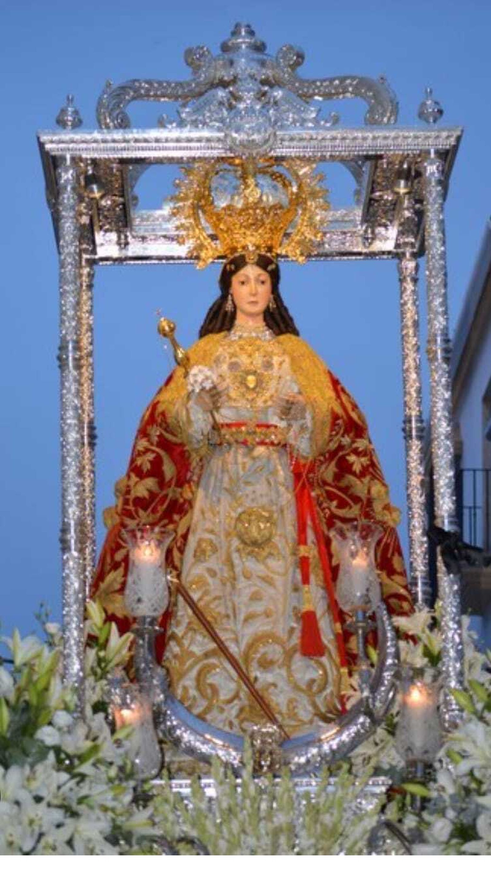 La Sacramental de Santiago recibe un templete para su procesión del Corpus de Trinidad