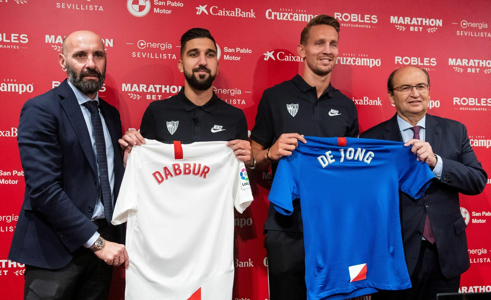 Monchi, Dabbur, De Jong y Castro, en la presentación conjunta de los dos delanteros.