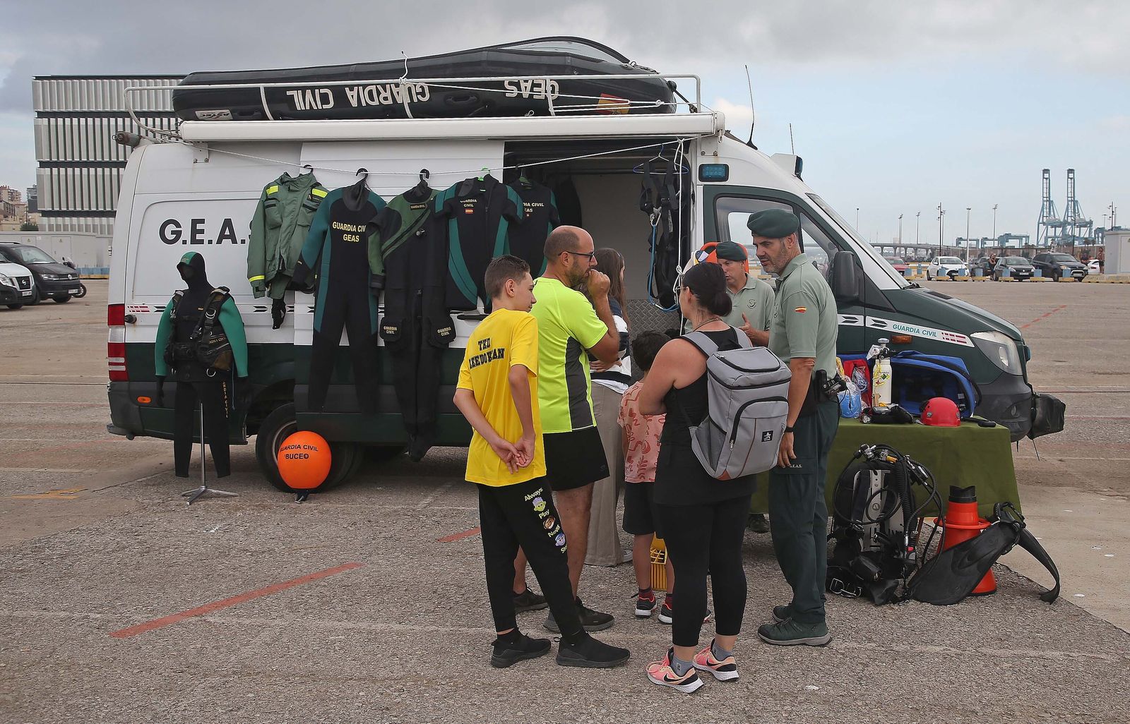 Fotos de la exhibición de medios de la Guardia Civil en el Llano Amarillo de Algeciras