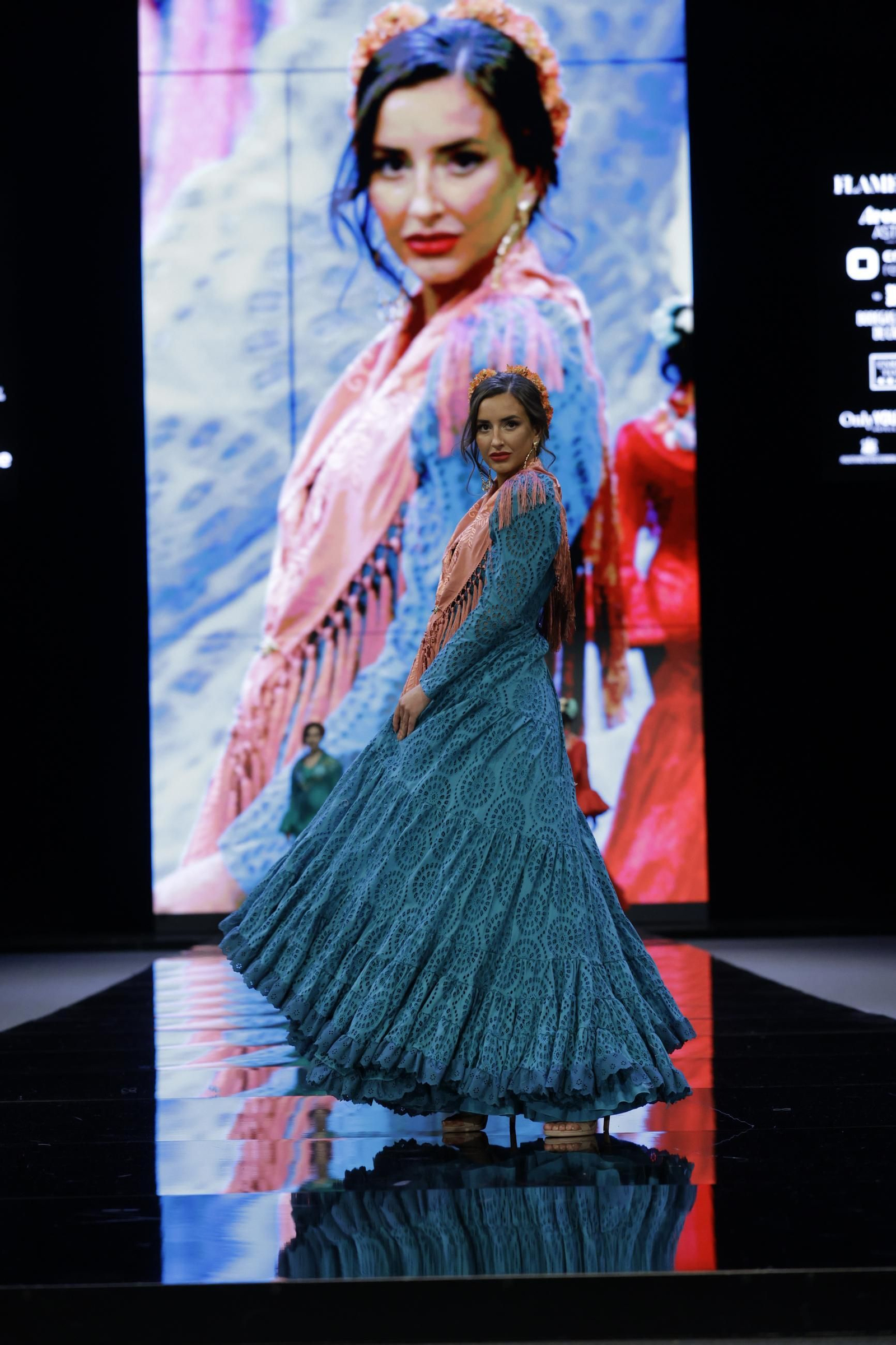 Desfile de Hermanas Serrano en SIMOF 2025, todas las fotos