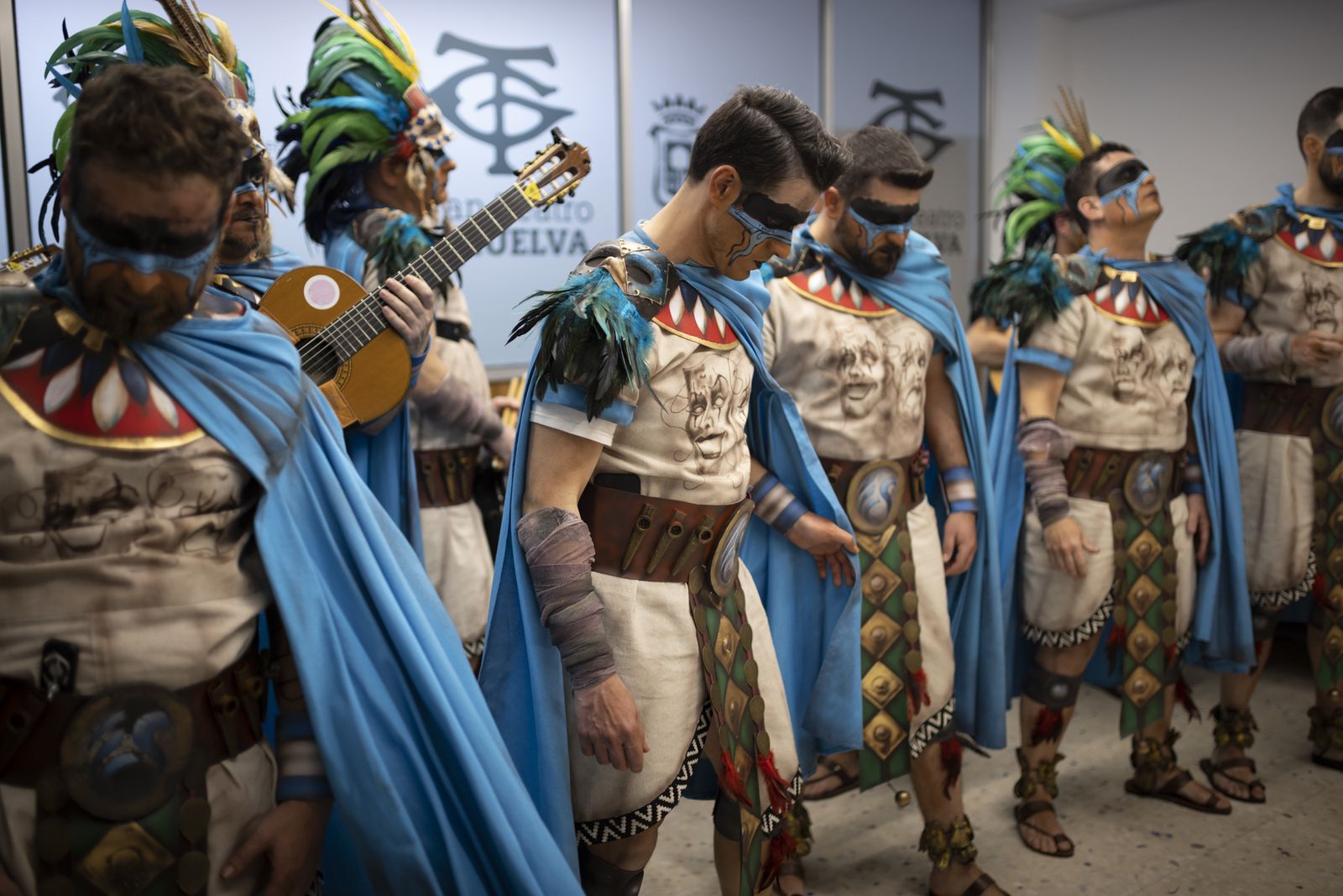 Imágenes de la actuación de la comparsa de Bollullos "El sacrificio" en el Carnaval Colombino