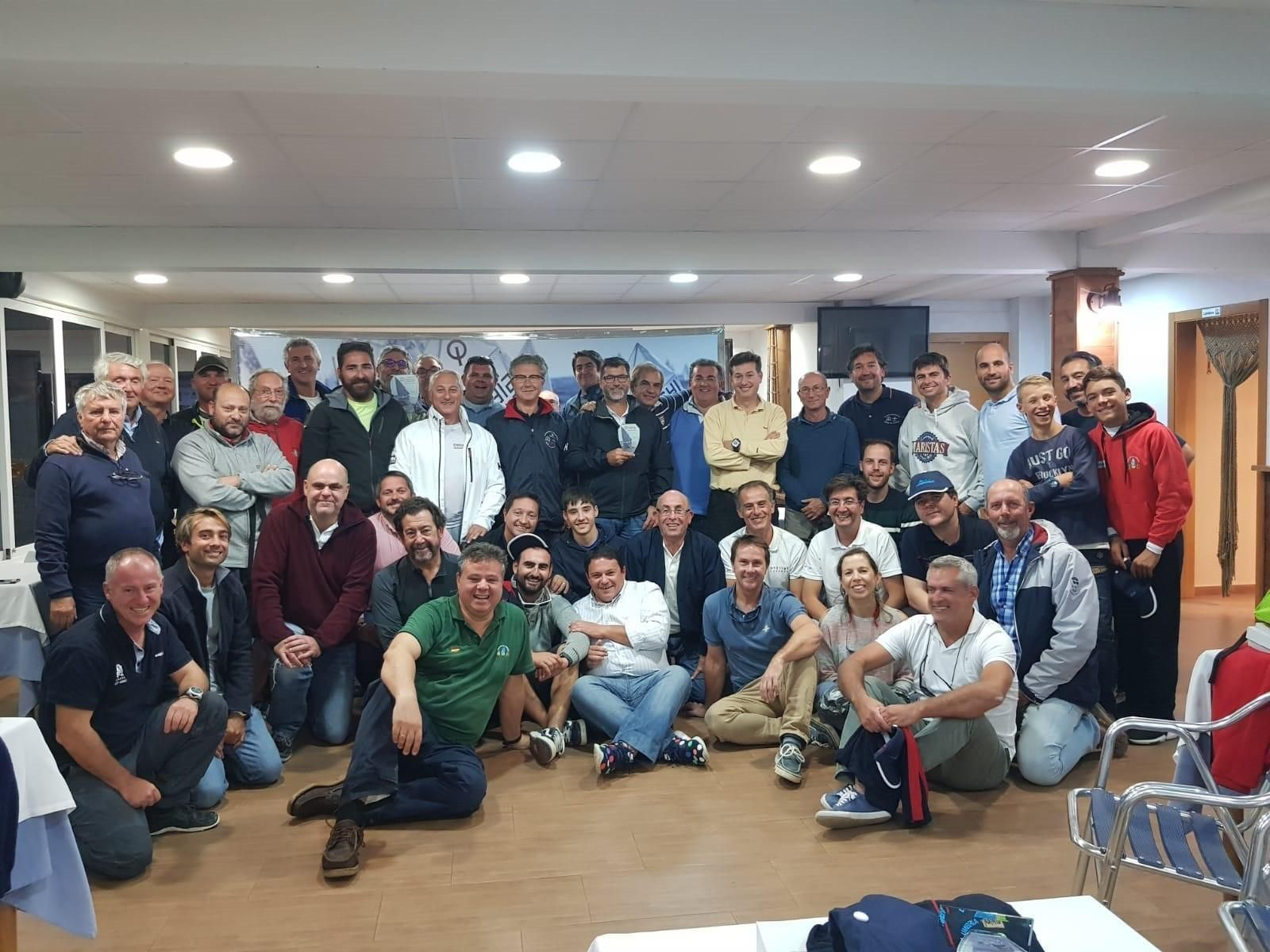 Foto de familia de los participantes en la I Regata William Martin, el legado inglés.