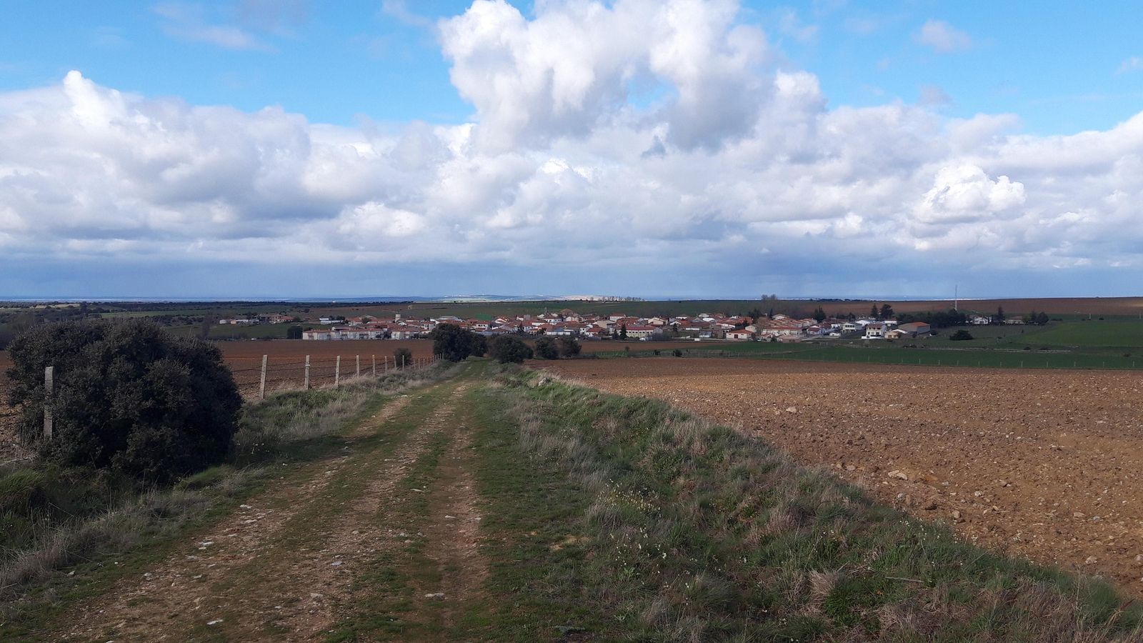 San Pedro de Rozados al fondo.