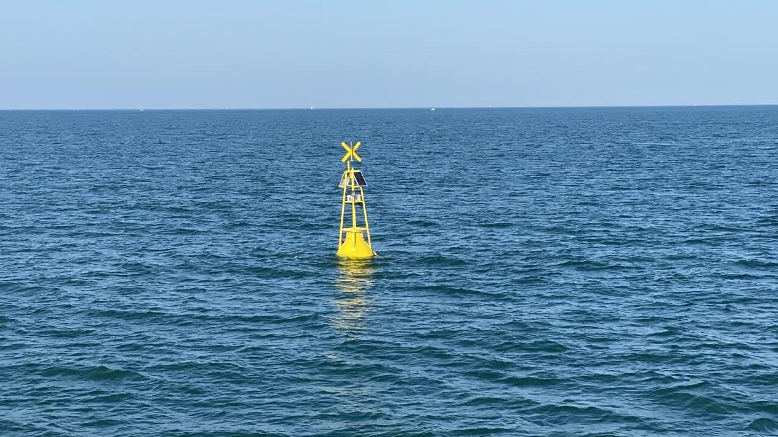 La boya está instalada frente a la playa de Santa Catalina.