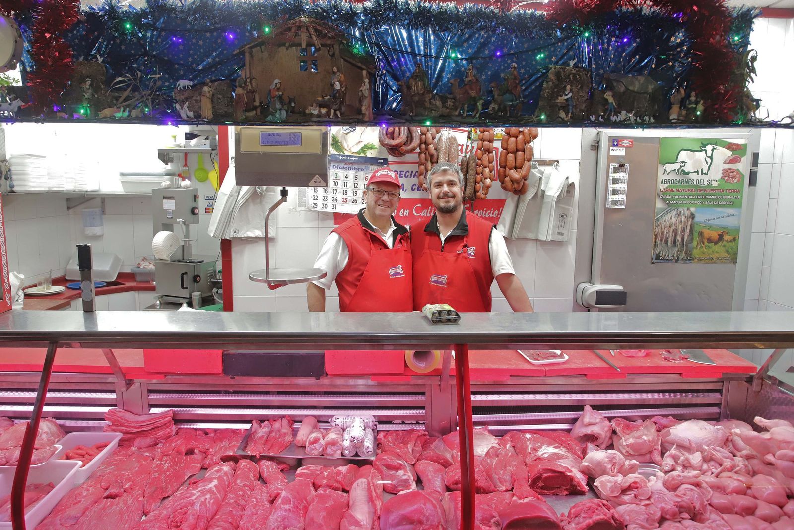 Fotos de las últimas compras para la cena de Nochebuena en Algeciras