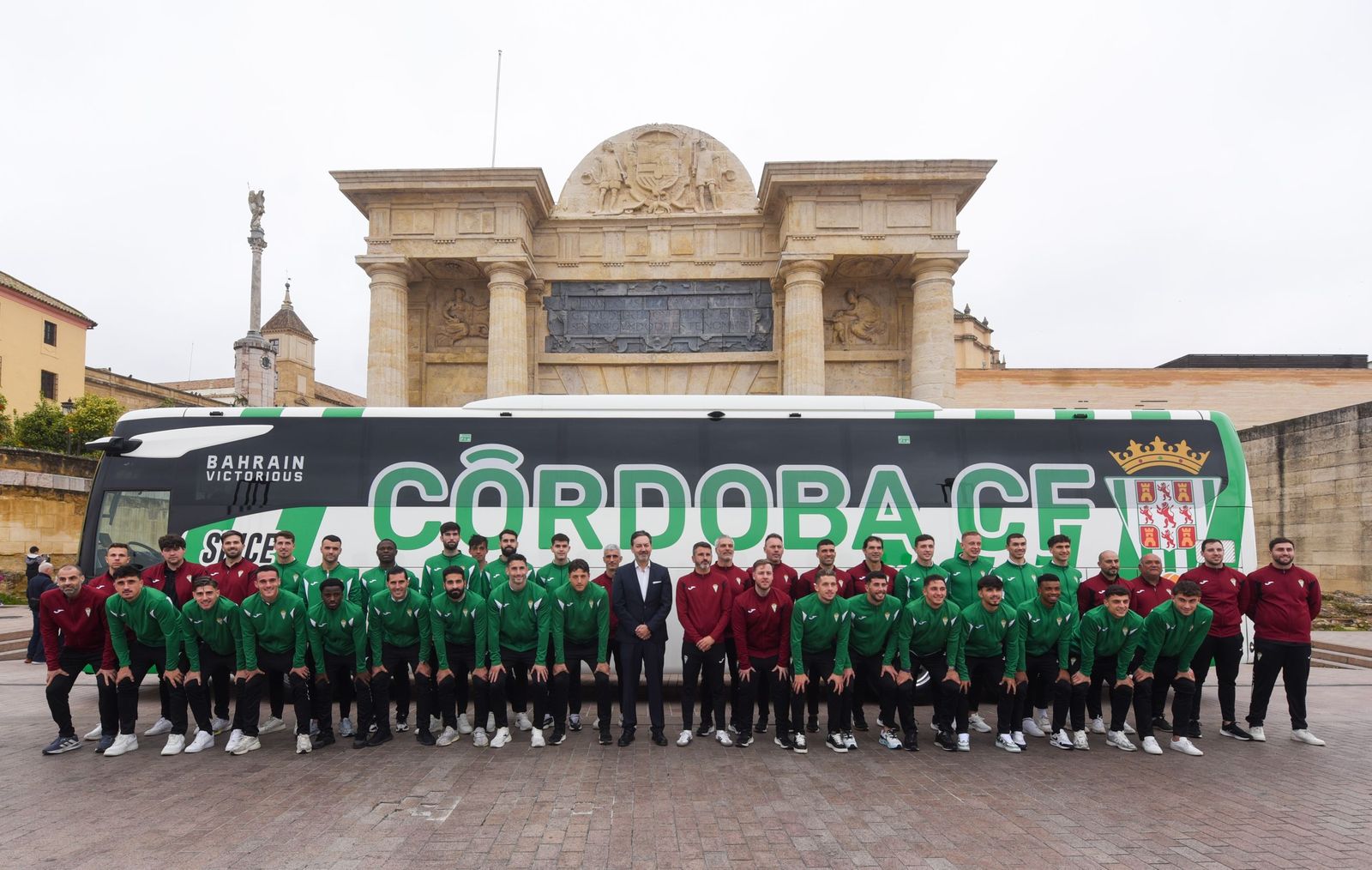 Las mejores fotos de la presentación del nuevo autobús del Córdoba CF