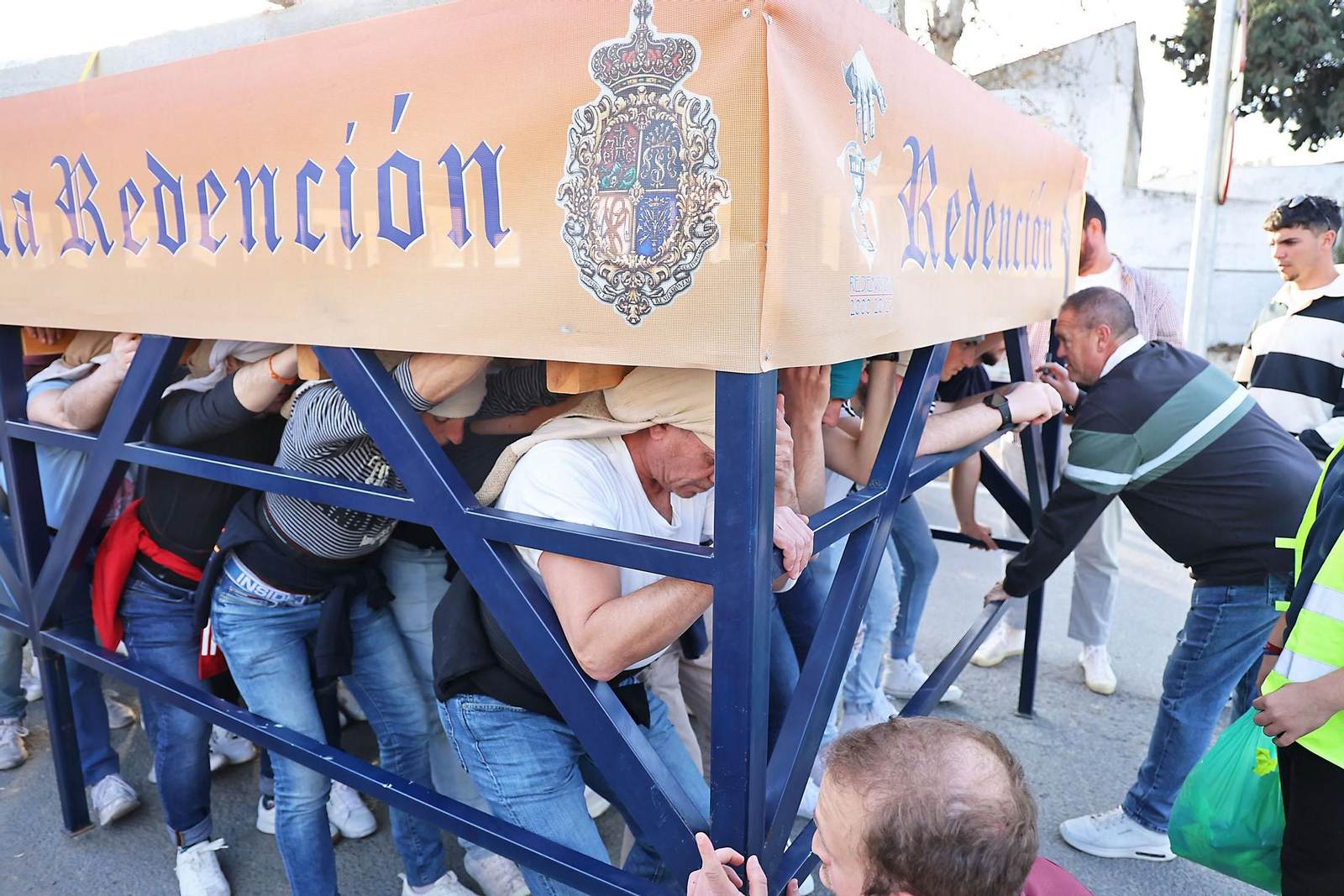 Imágenes del primer ensayo de la Redención para la Semana Santa de Huelva 2025