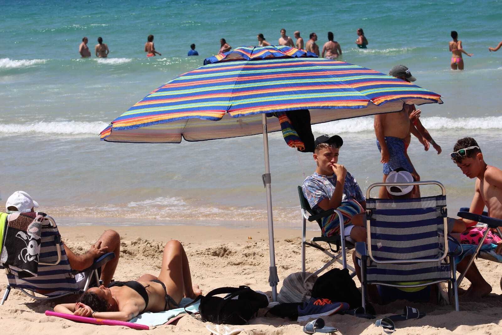 Así están las playas de Conil y El Palmar este verano