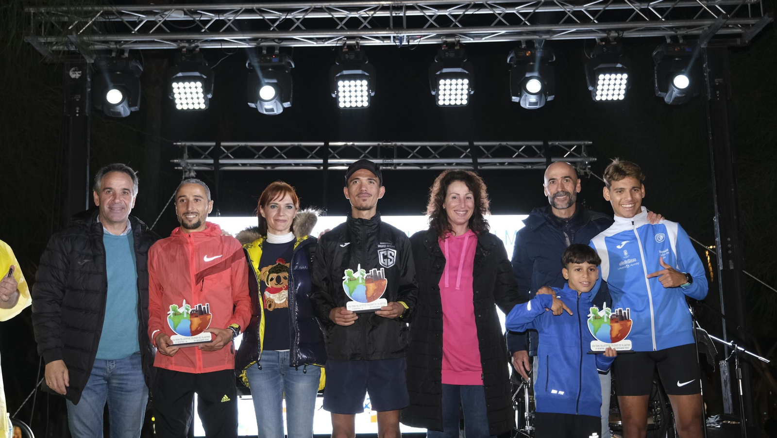 Imágenes de la XIV edición de la San Silvestre de Almería