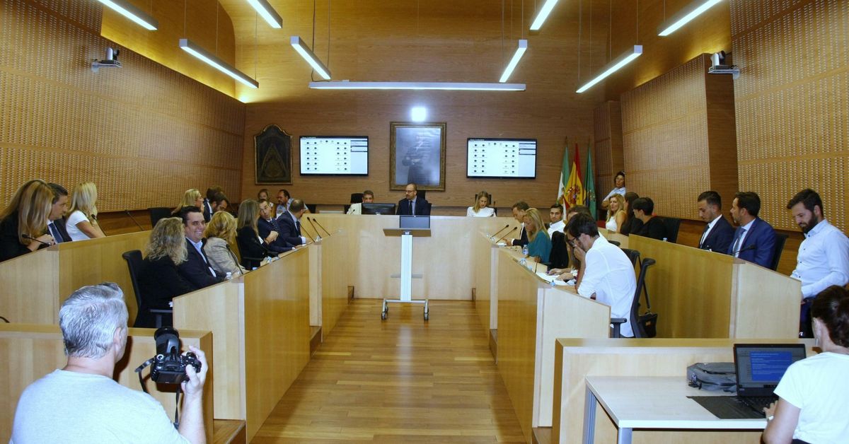 Tensión en el primer pleno ordinario por el enfrentamiento entre PP y PSOE
