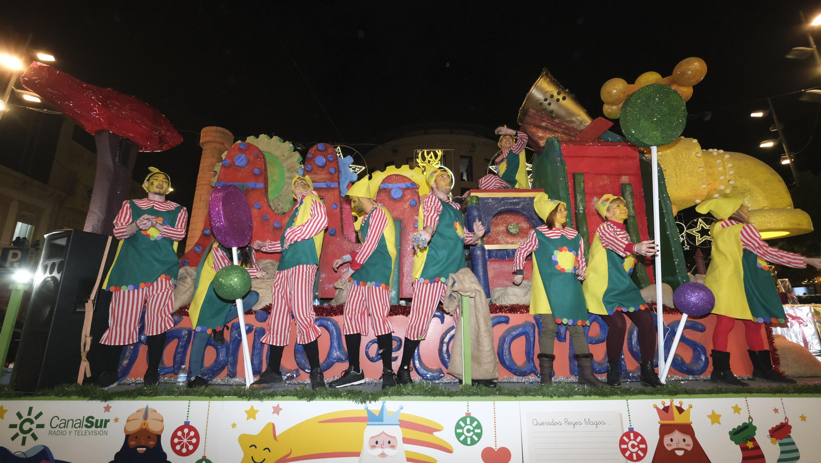 Imágenes de la Cabalgata de los Reyes Magos en Almería