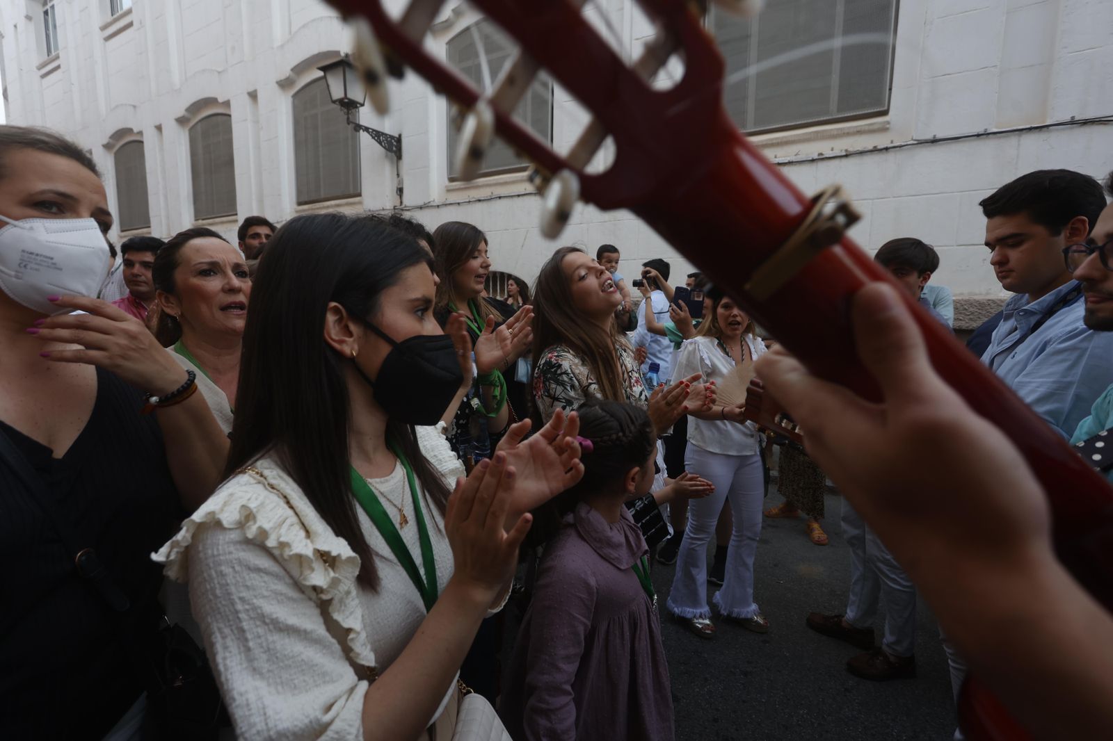Imágenes del traslado del Simpecado de la Hermandad del Rocío de Triana