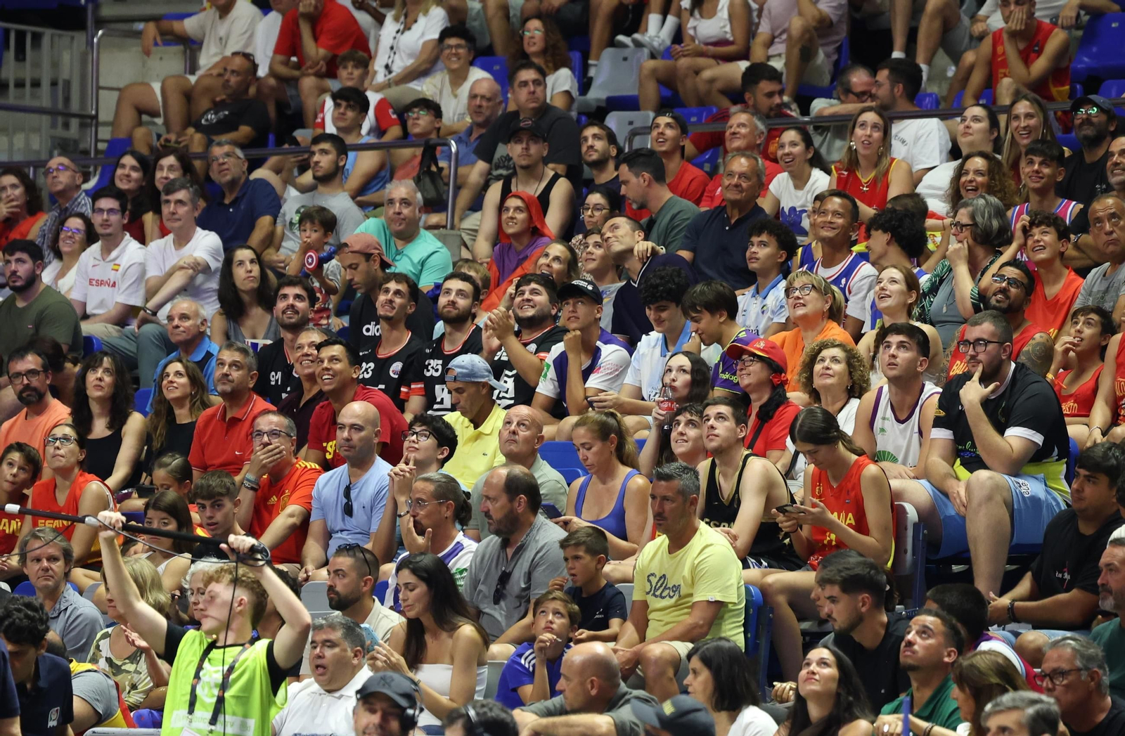 Búscate en el Carpena en el España-Portugal, con algunos VIP