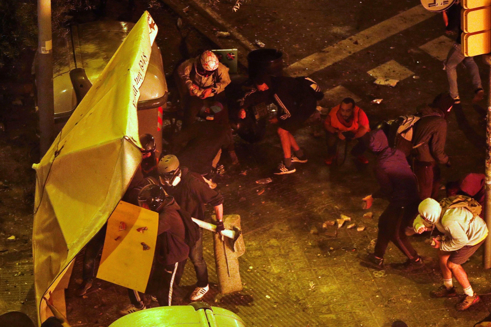 Las imágenes de la quinta jornada de disturbios en Cataluña