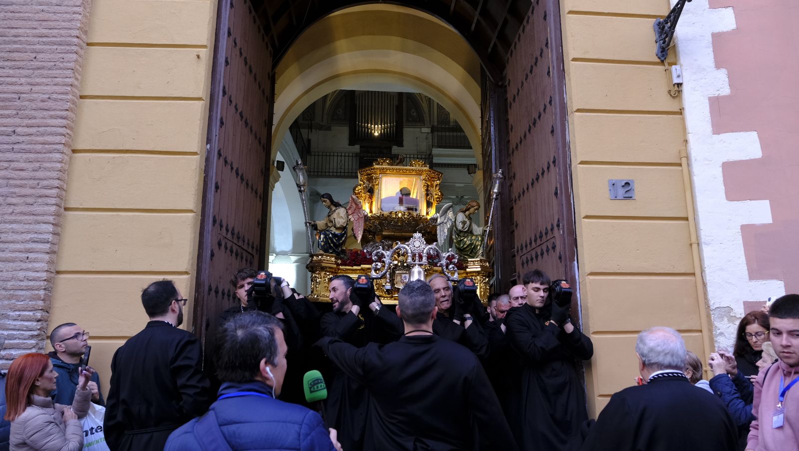 Las mejores imágenes del Santo Sepulcro, en Almería