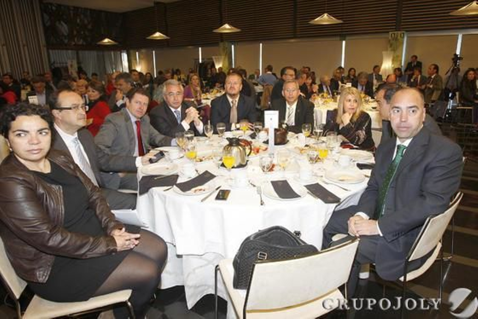 Rosa Mellado, Juan Pedro Crisol, Isaac Camacho, Miguel González Saucedo, Patricio Cárceles, José Antonio Toledo, Mamen Sánchez, David Fernández y Luis Flor.

Foto: Joaquín Pino · Lourdes de Vicente