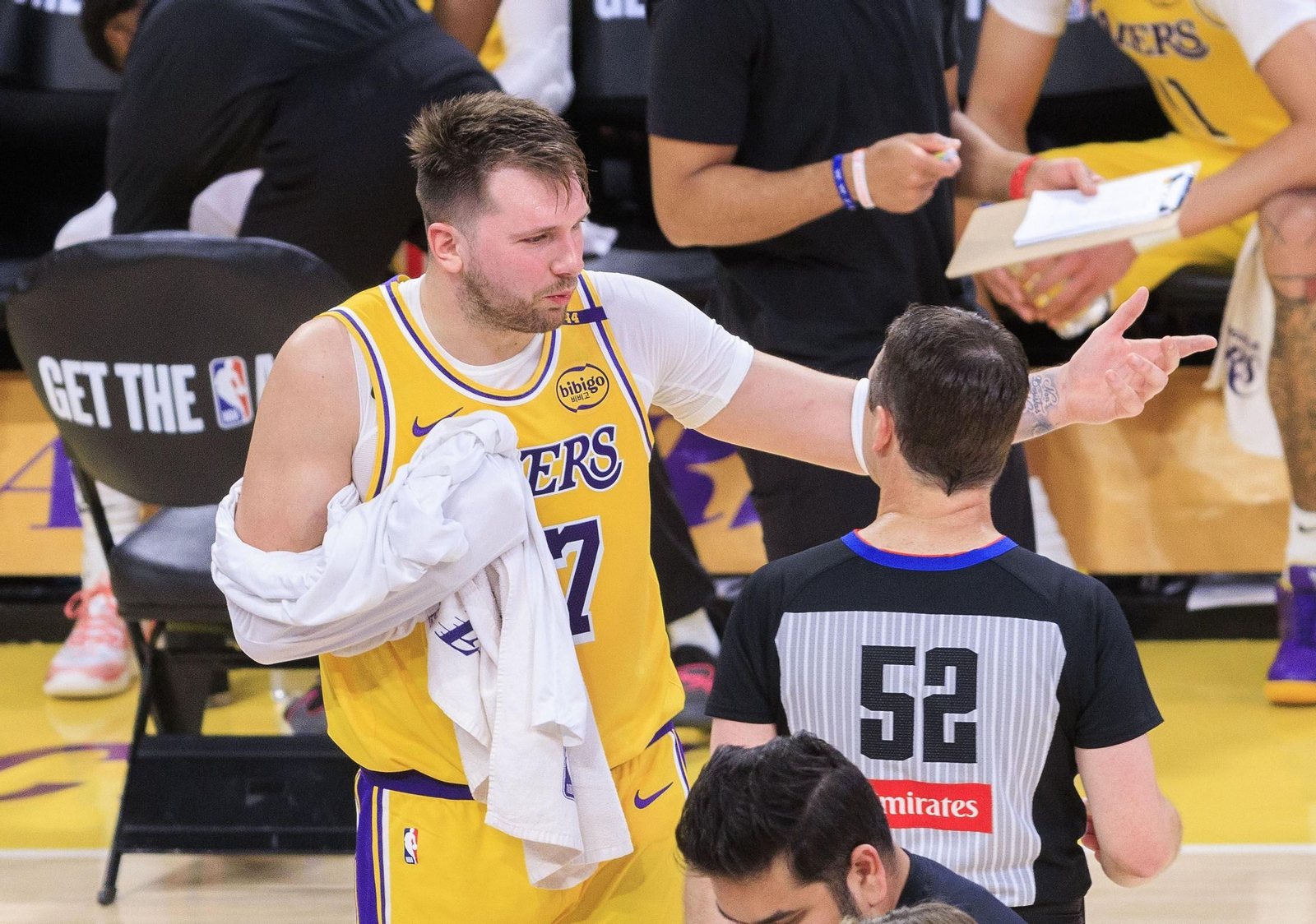 Las fotos del debut de Doncic con los Lakers