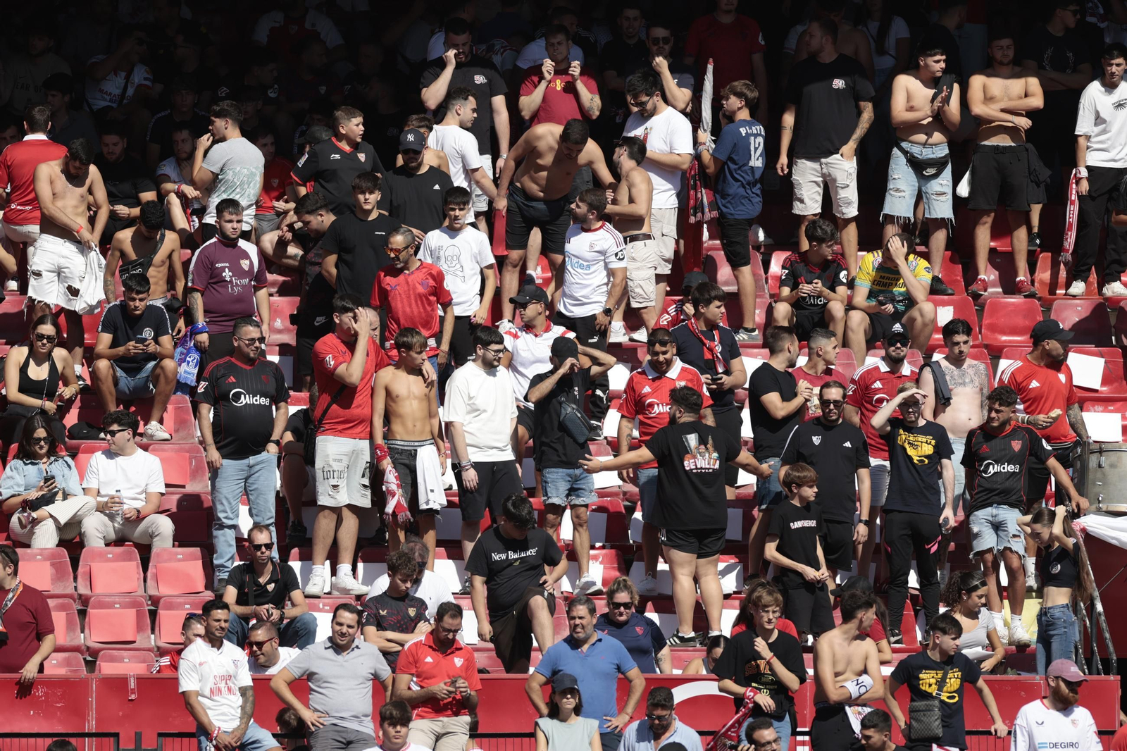 Búscate en las fotos del Sevilla FC - Mallorca