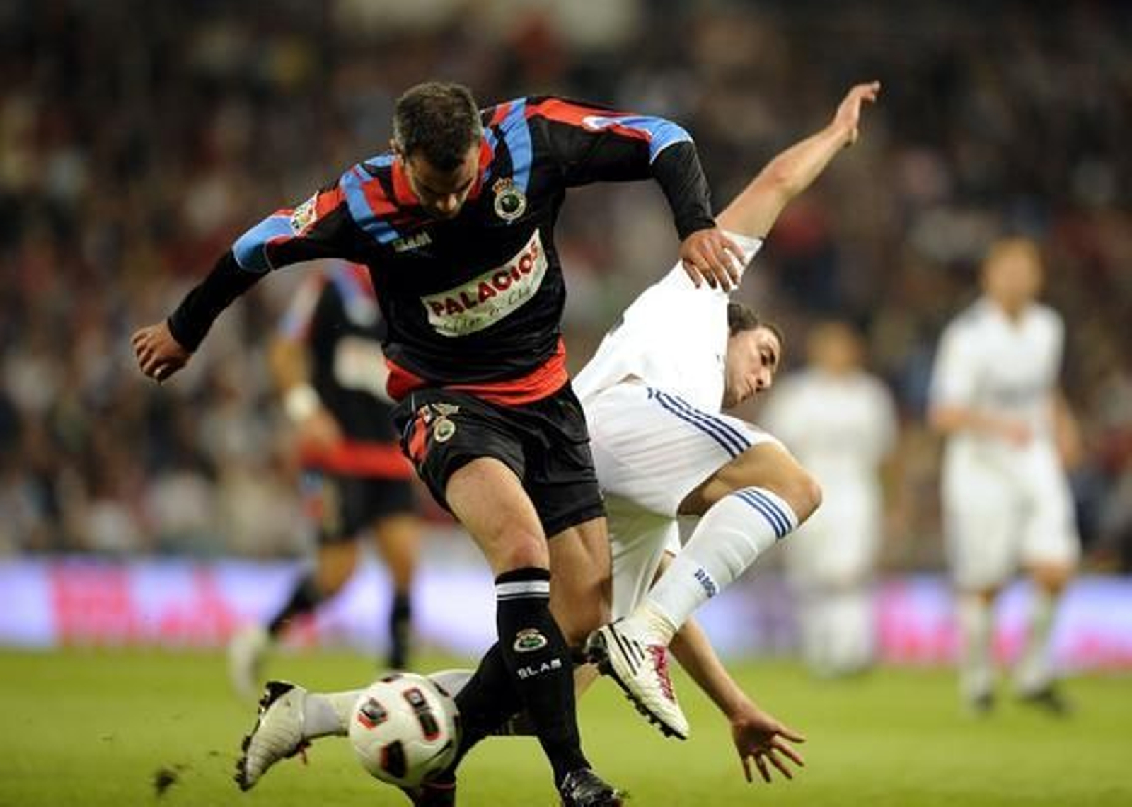 El Real Madrid golea 6-1 al Racing en casa con cuatro goles de Ronaldo. / AFP