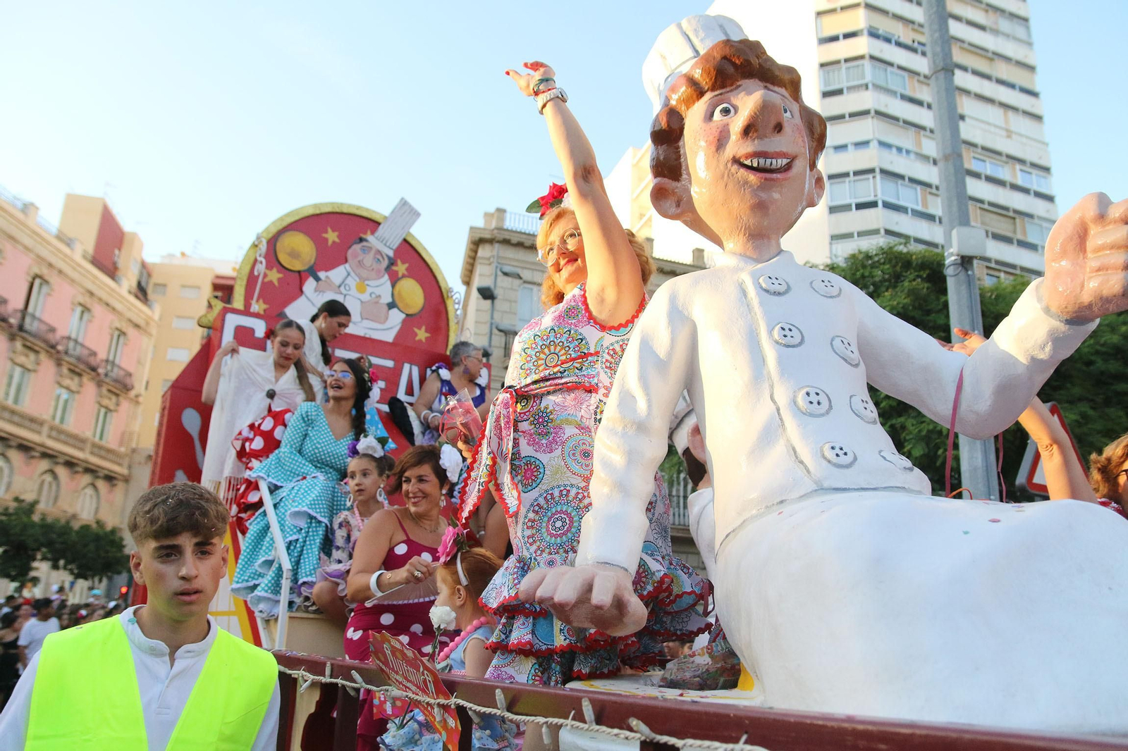 Las imágenes de la batalla de flores en la Feria de Almería 2023