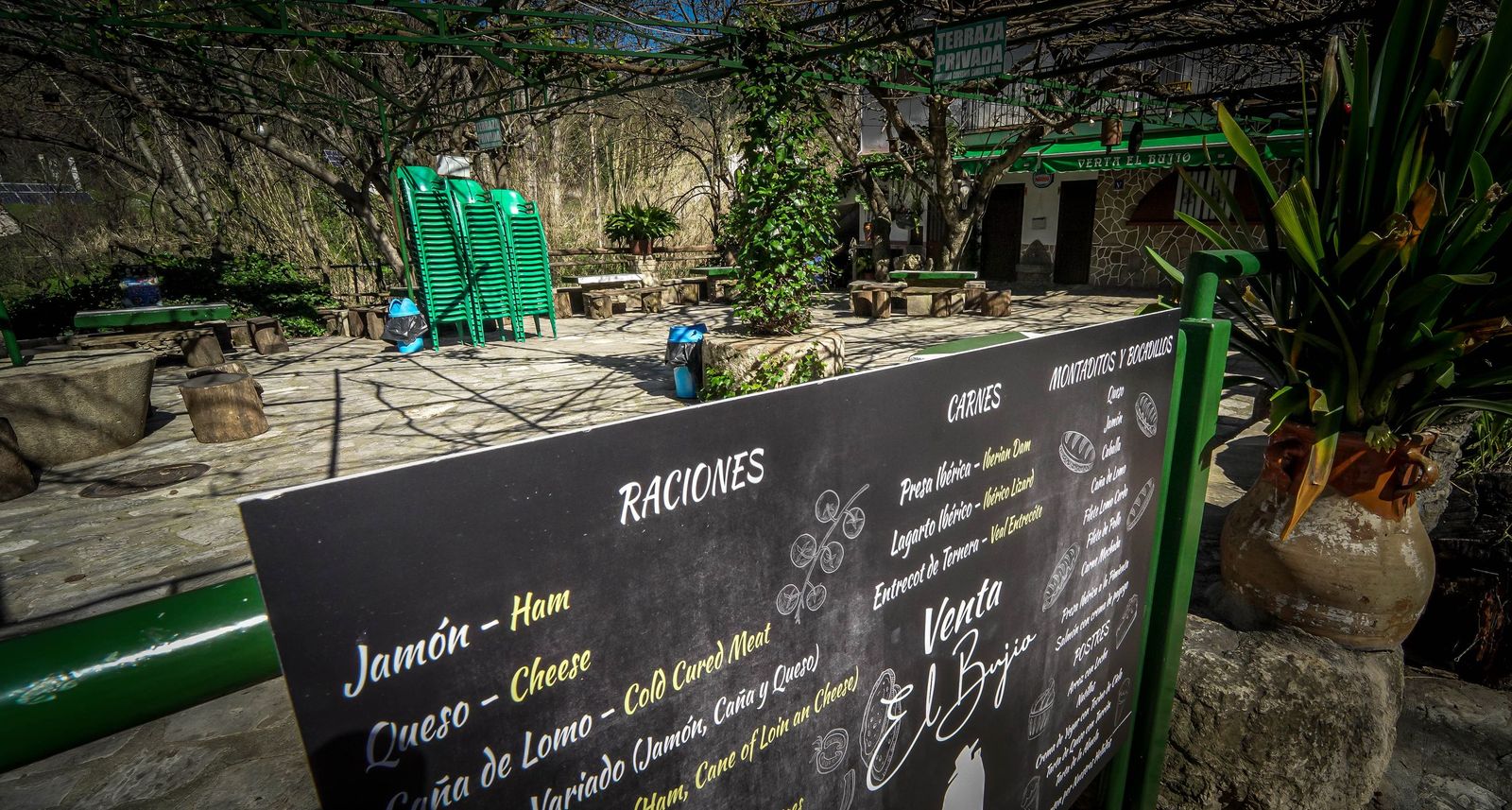 Así es la vida en Benamahoma, aislada por el colapso de la A-372