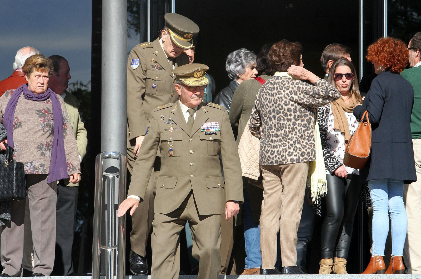 Condolencias a la familia García Palacios durante la mañana en el tanatorio, en imágenes