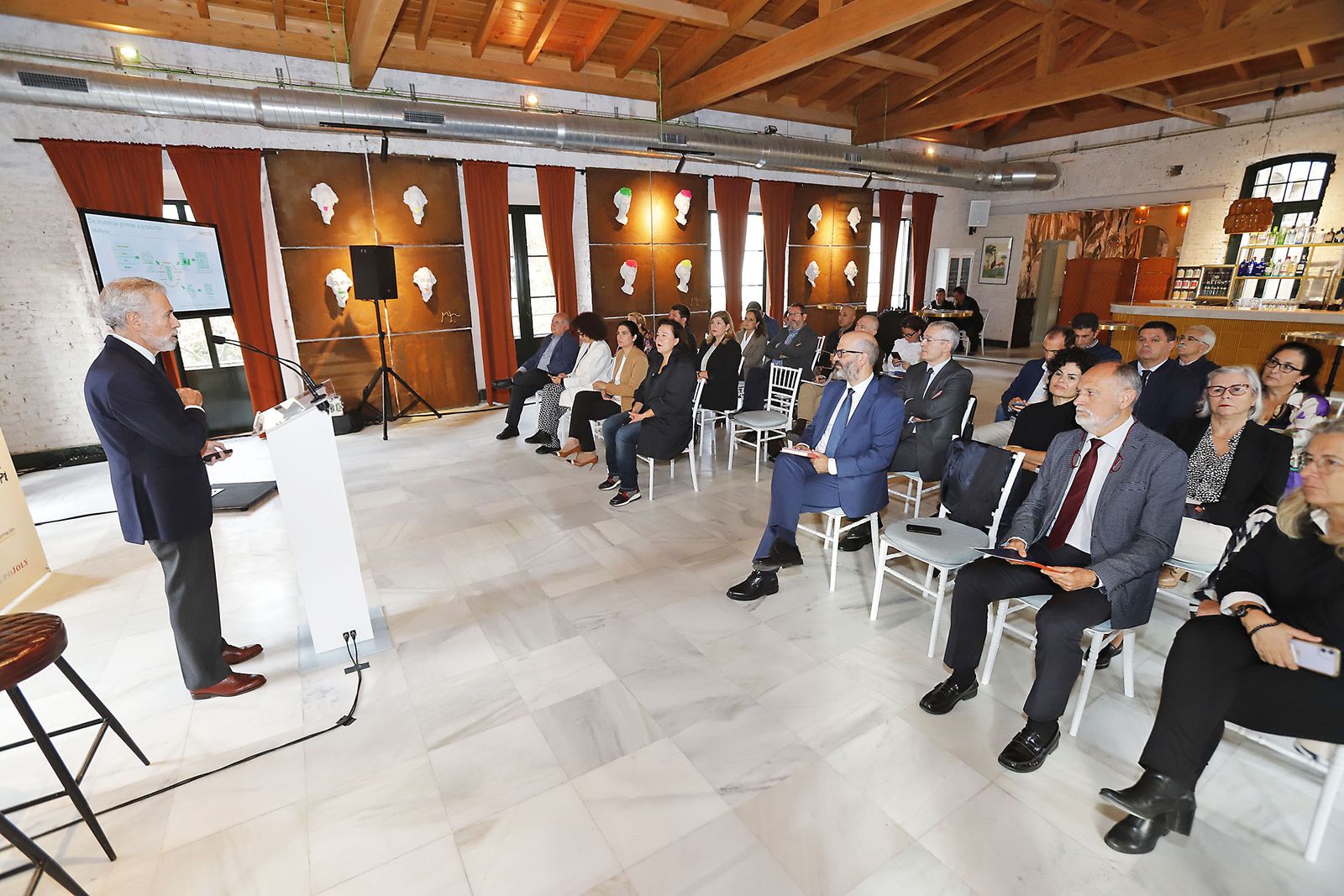 Imágenes del Foro Gerardo Rojas de Huelva Información