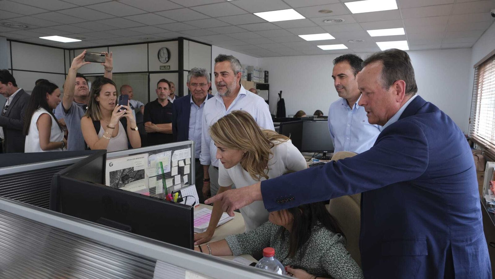 "No podemos estar satisfechos con el gasoil a dos euros litro, pero el Gobierno ha cumplido"