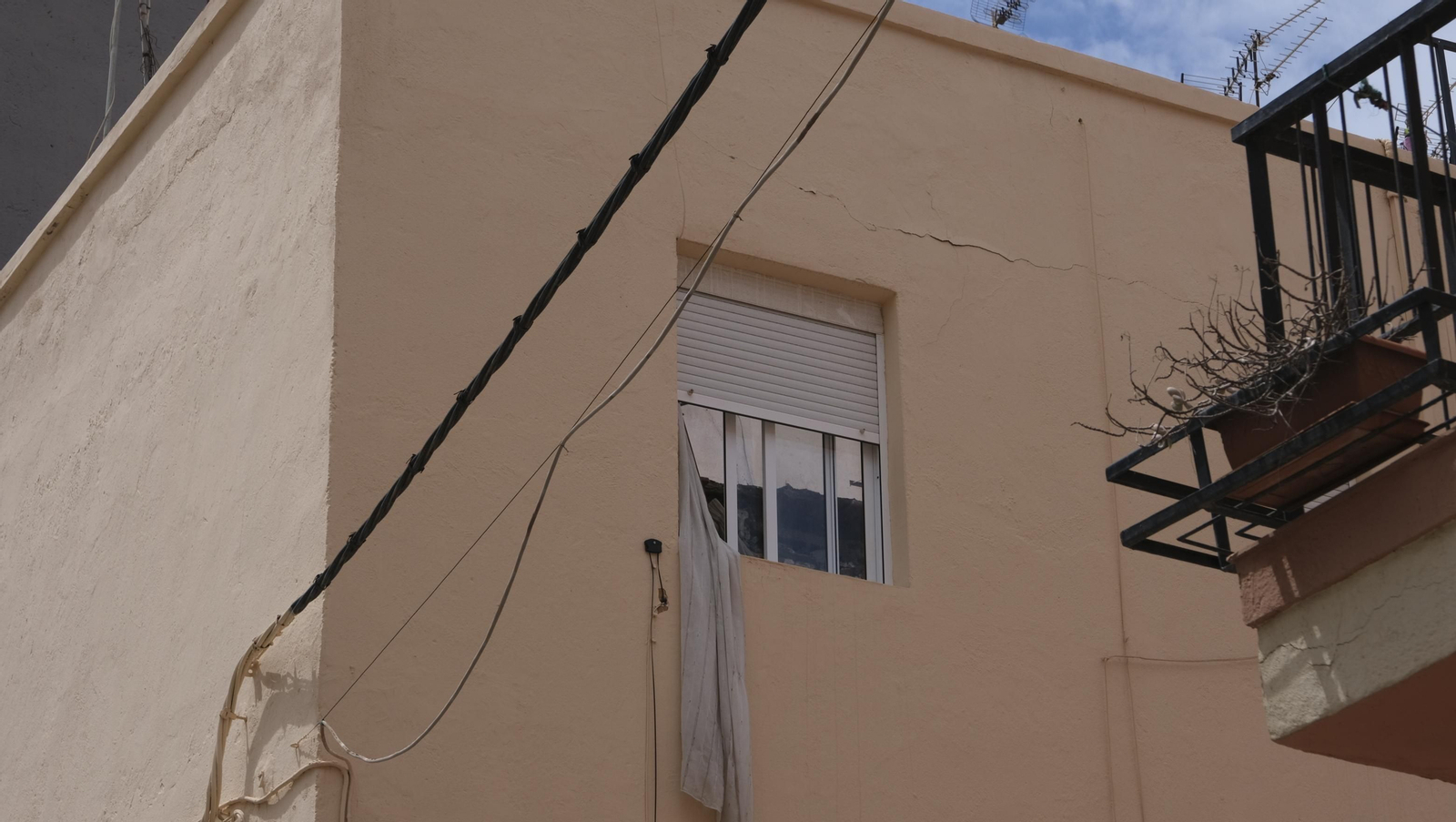 Imágenes de la vivienda con daños en el Tagarete. Almería