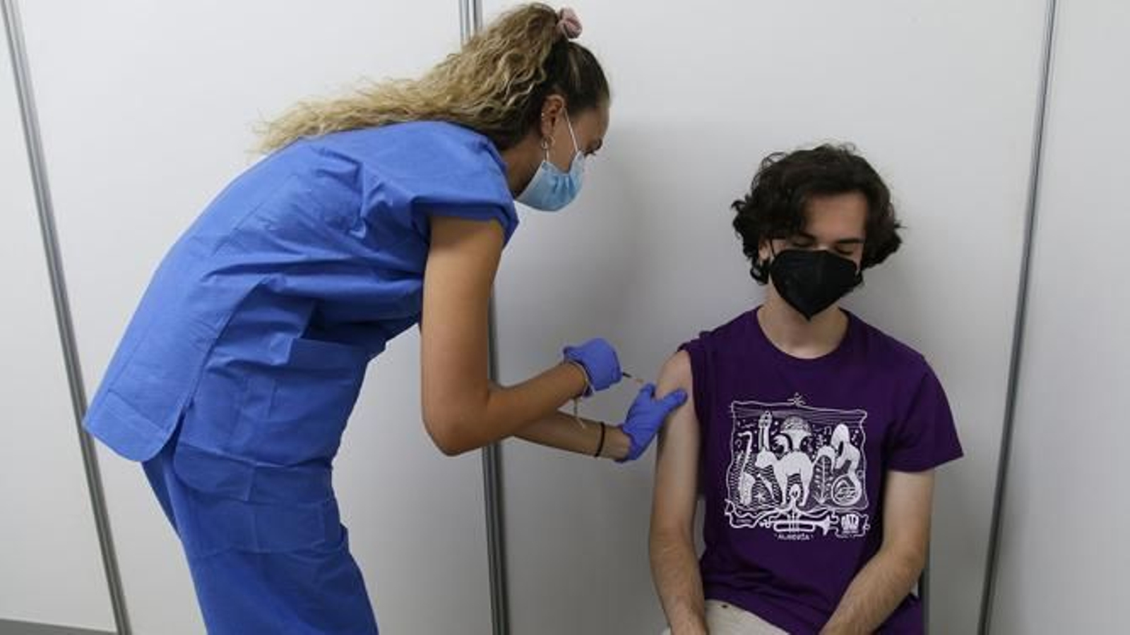 Vacunación contra el Covid-19 en el Palacio de Deportes de Almería. Vacunación contra el Covid-19 en el Palacio de Deportes de Almería.