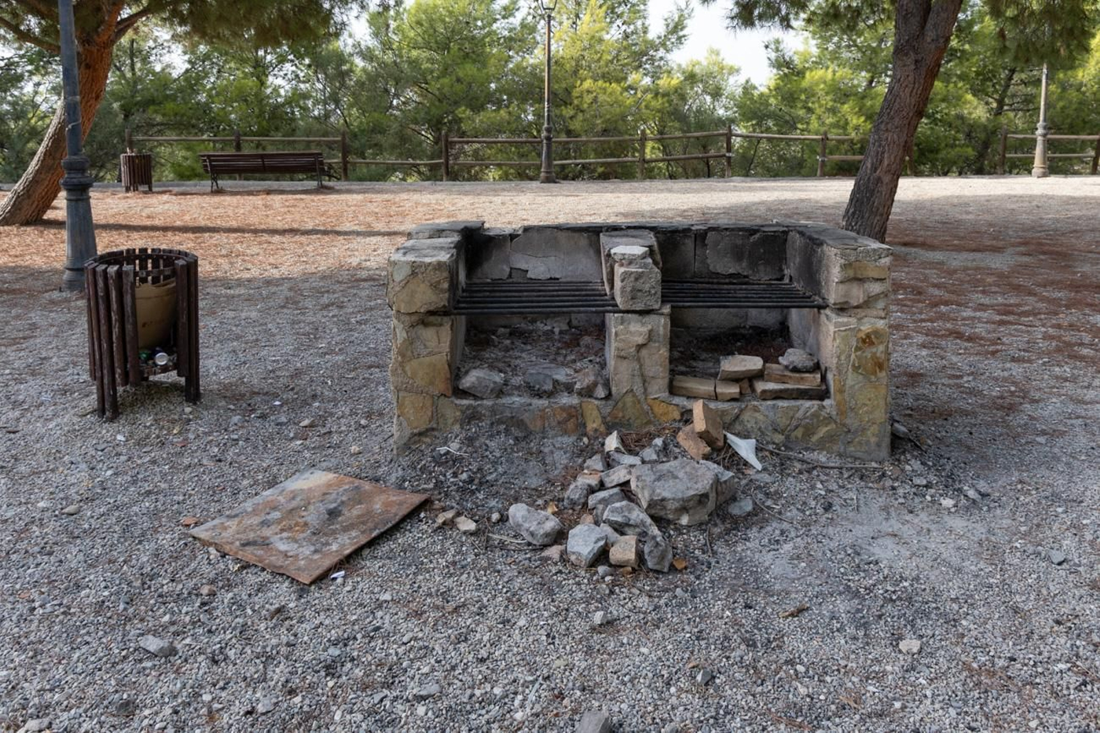 Estado de abandono del parque del Cerro de las Canteras