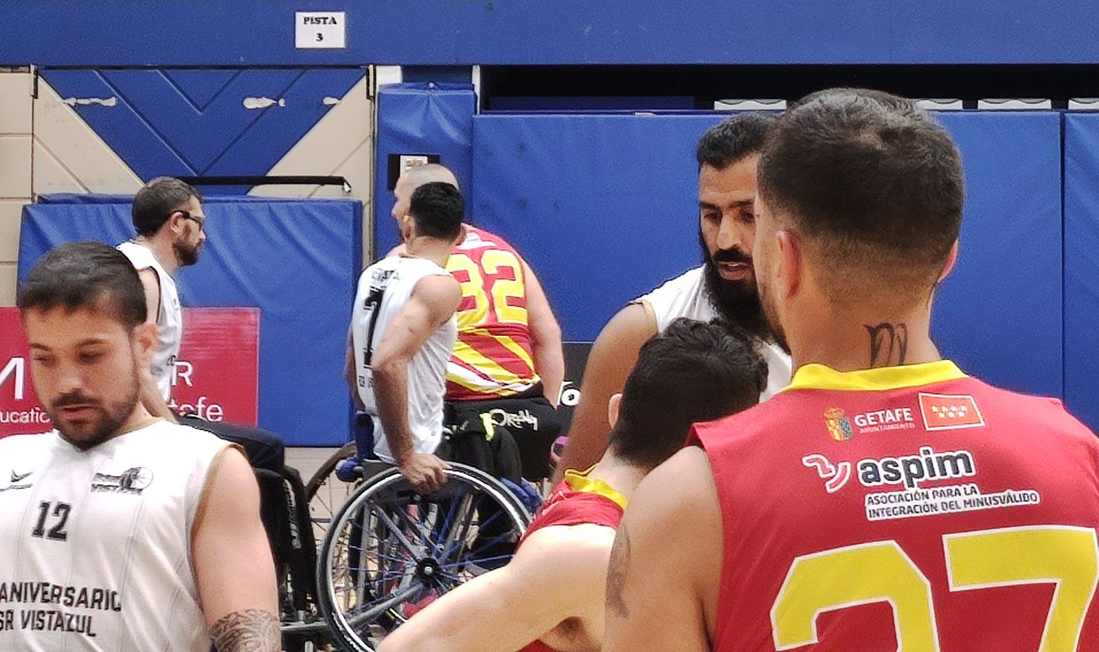 Los jugadores del BSR Vistazul en el encuentro de ayer ante IMF Smart Education.