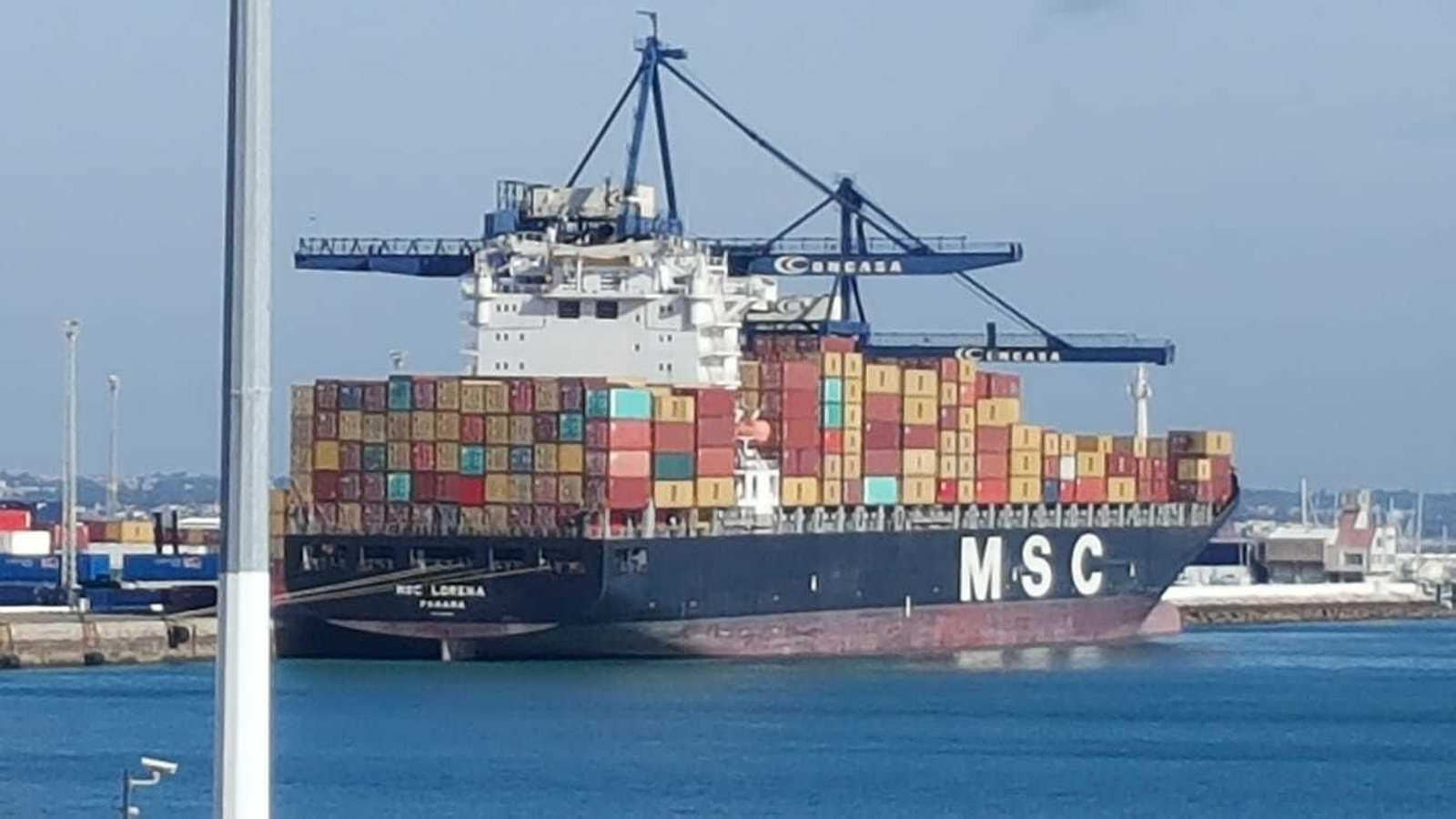 El MSC Lorena llegó la noche del lunes y se prevé que zarpe a primera hora de este jueves El MSC Lorena llegó la noche del lunes y se prevé que zarpe a primera hora de este jueves
