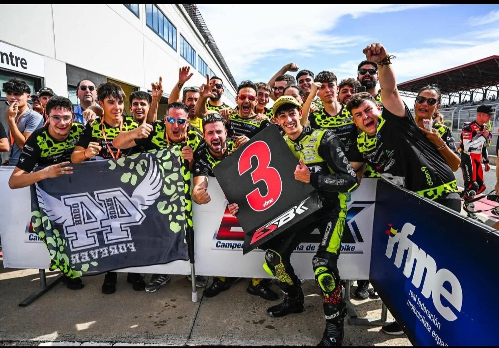 El Súper Hugo Millán 44 Team tras la prueba.