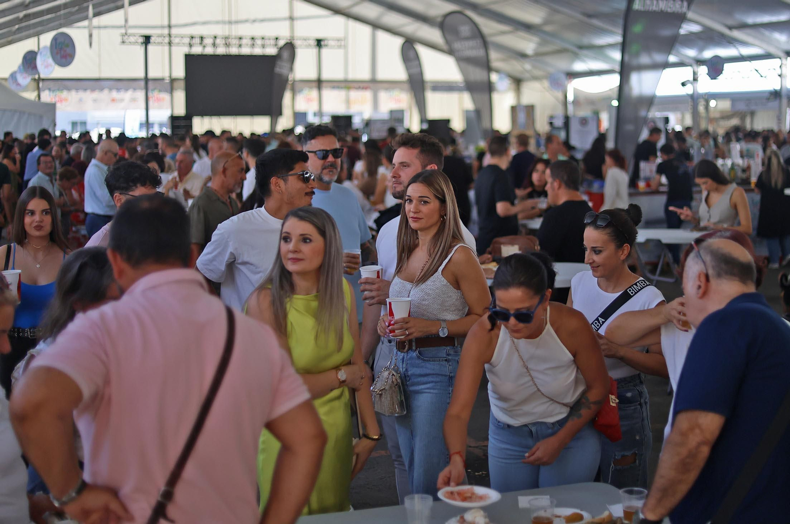 Imágenes de la Feria de la Tapa de Huelva en la mañana del domingo