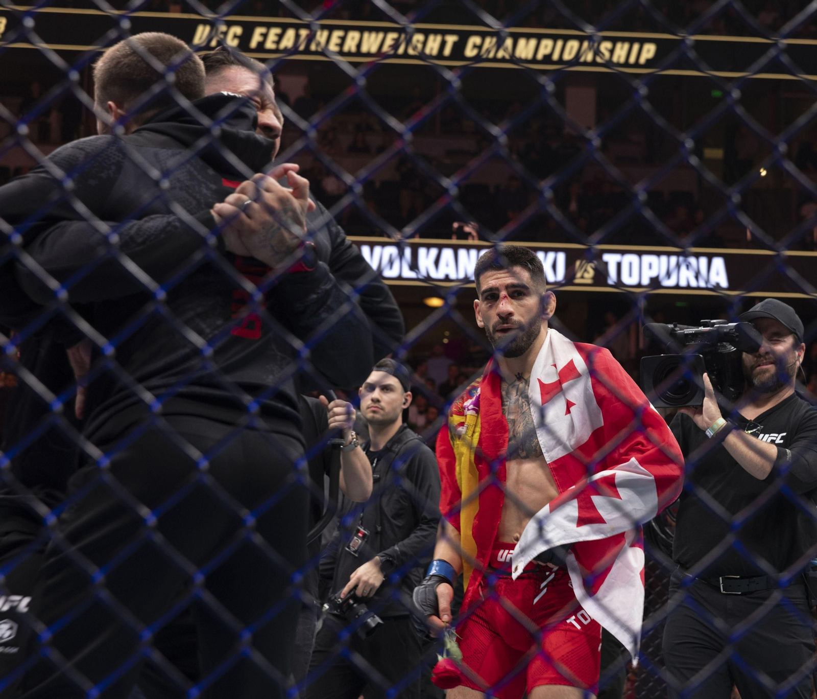 Las fotos de la victoria de Ilia Topuria como campeón de la UFC