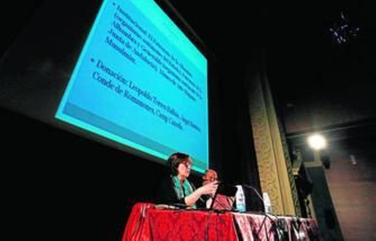 Bárbara Jiménez Serrano, ayer durante su intervención en la Sala Compañía.