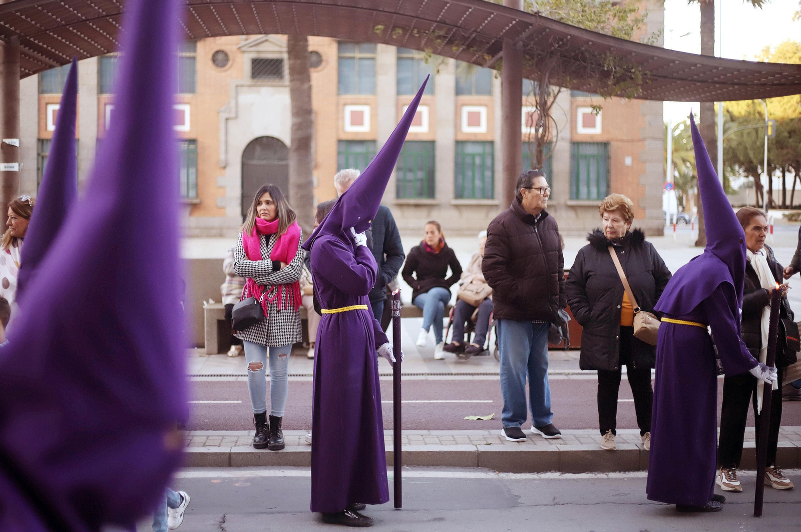 La Hermandad El Nazareno en la madrugá de la Semana Santa de Huelva 2023, en imágenes