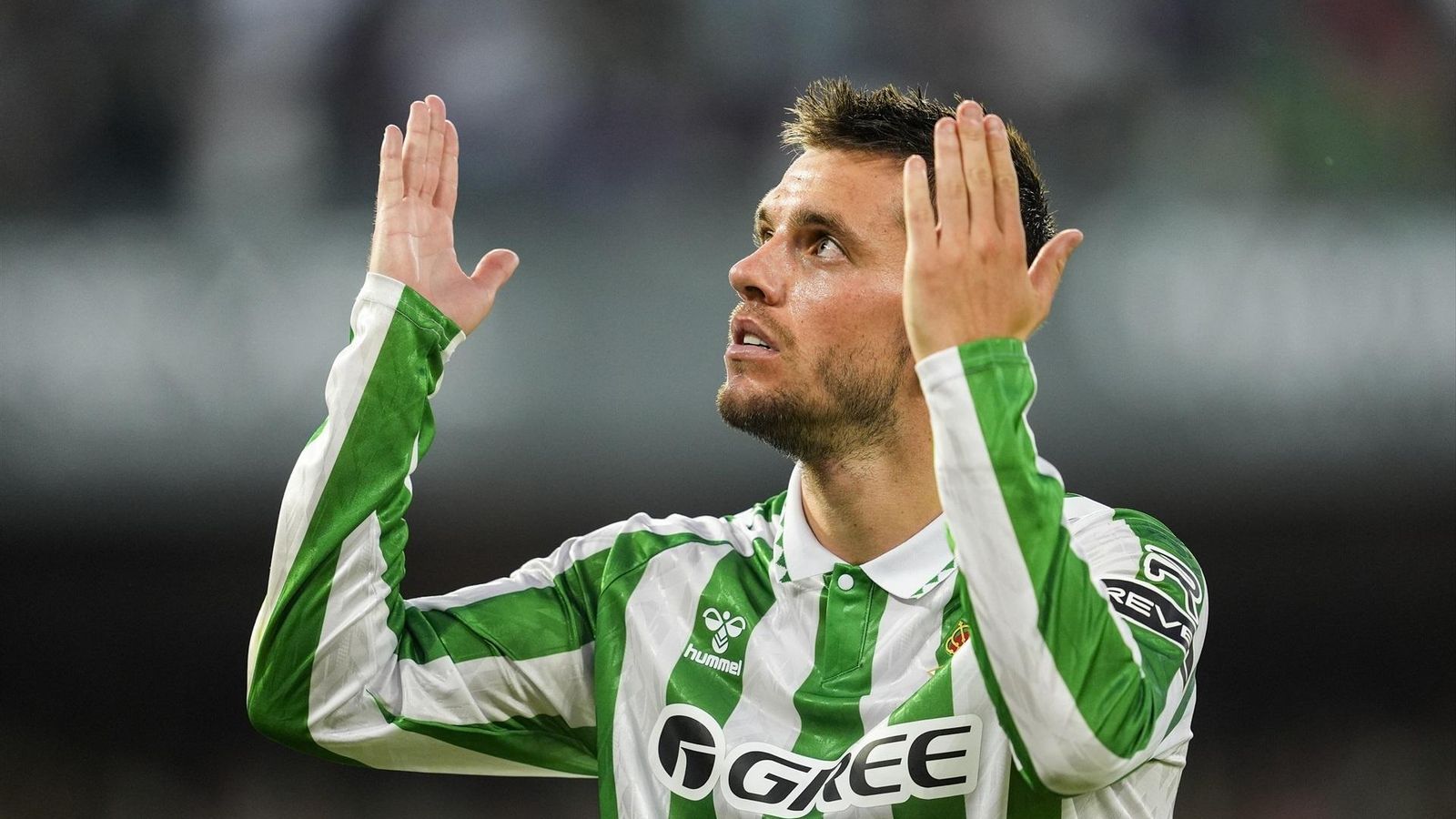 Lo Celso celebrando su gol ante el Espanyol en el Benito Villamarín