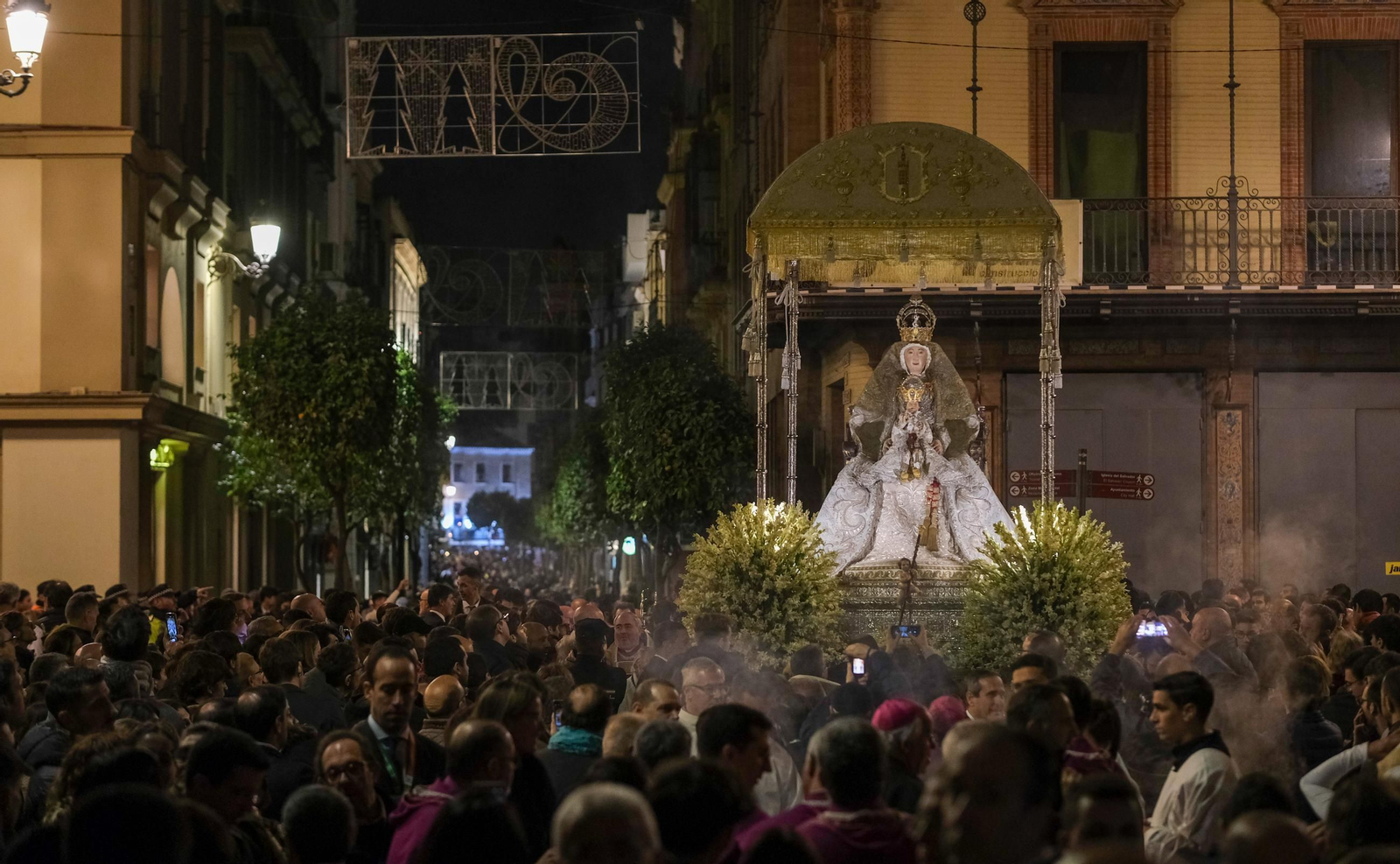 Imágenes del regreso de la Virgen de los Reyes