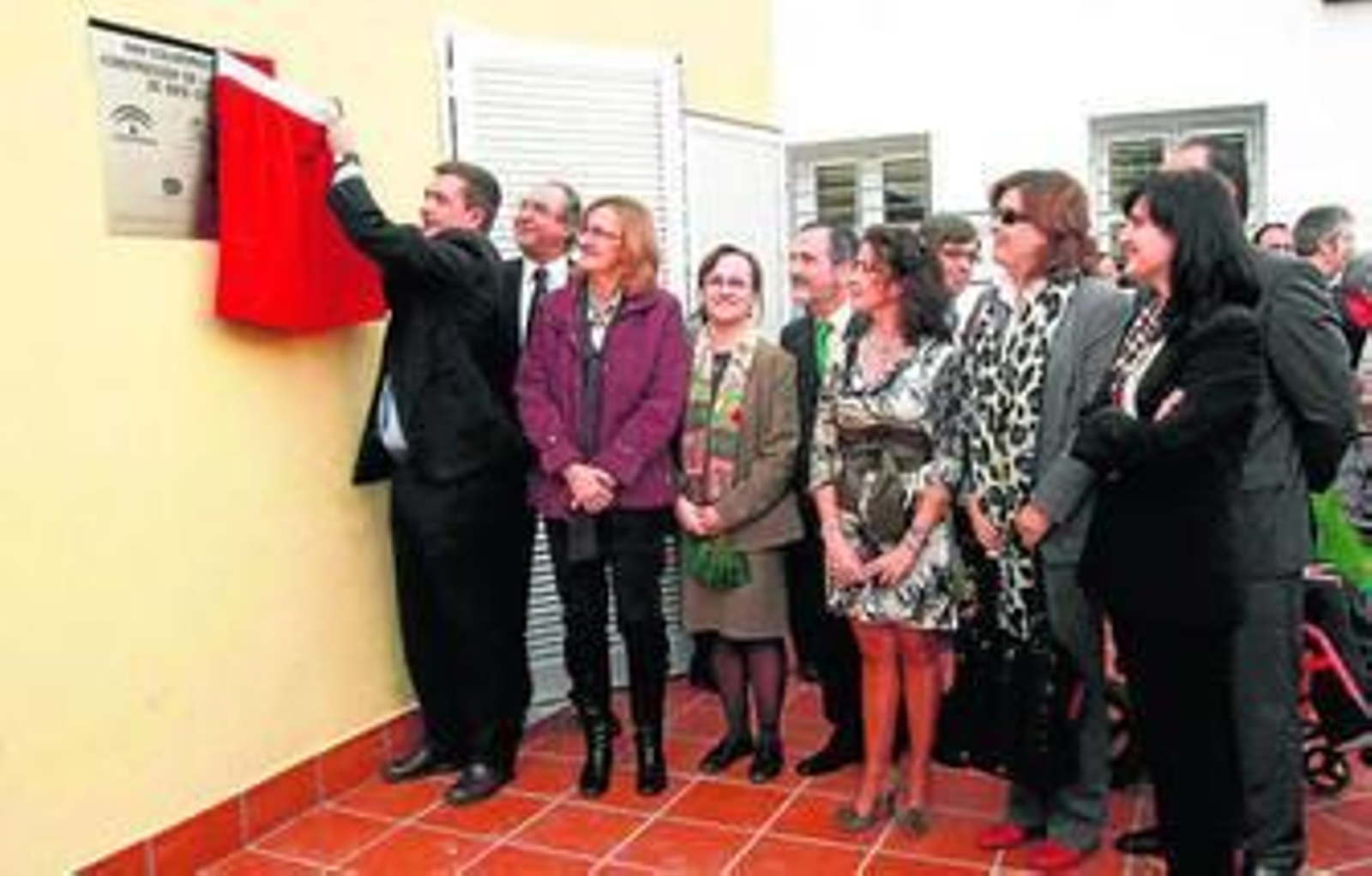 Asistentes a la inauguración, ayer en la residencia de Acpacys