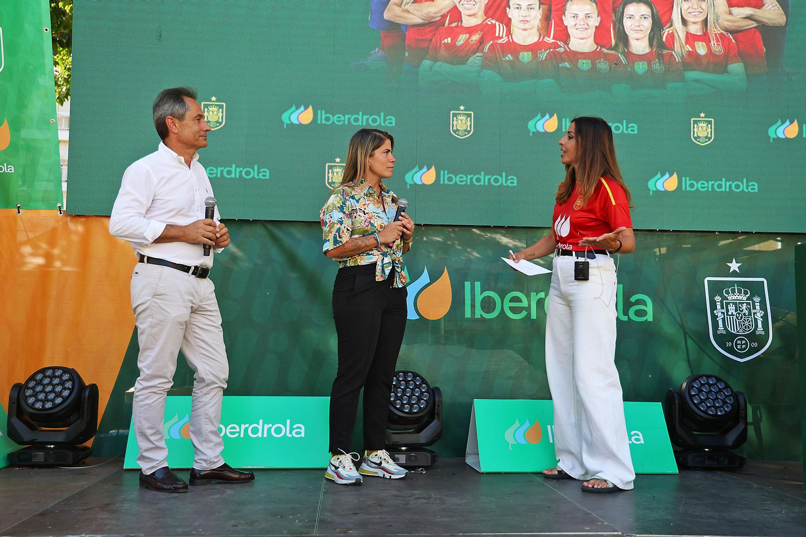 Imágenes de la Fan zone en Huelva de la Final de la Eurocopa entre Inglaterra y España Imágenes de la Fan zone en Huelva de la Final de la Eurocopa entre Inglaterra y España