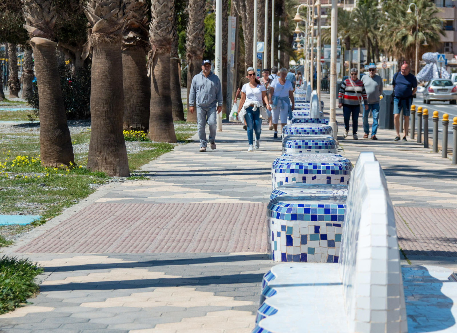 La Costa prepara sus playas para la Semana Santa
