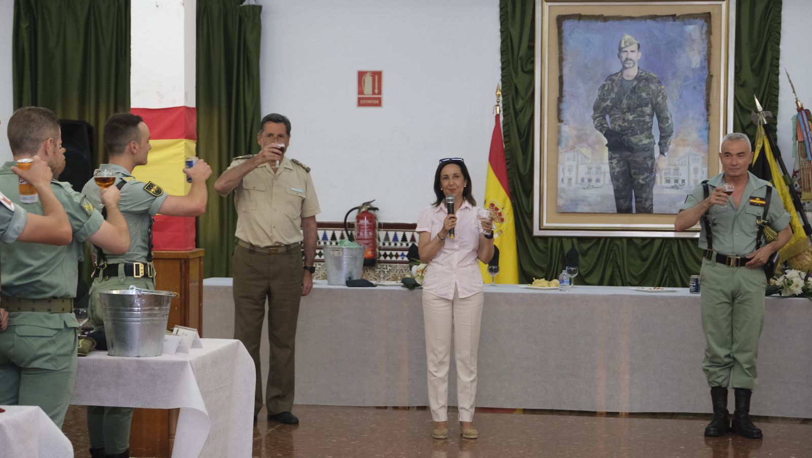 Visita de la Ministra de Defensa Margarita Robles a La Legión Española, en Viator