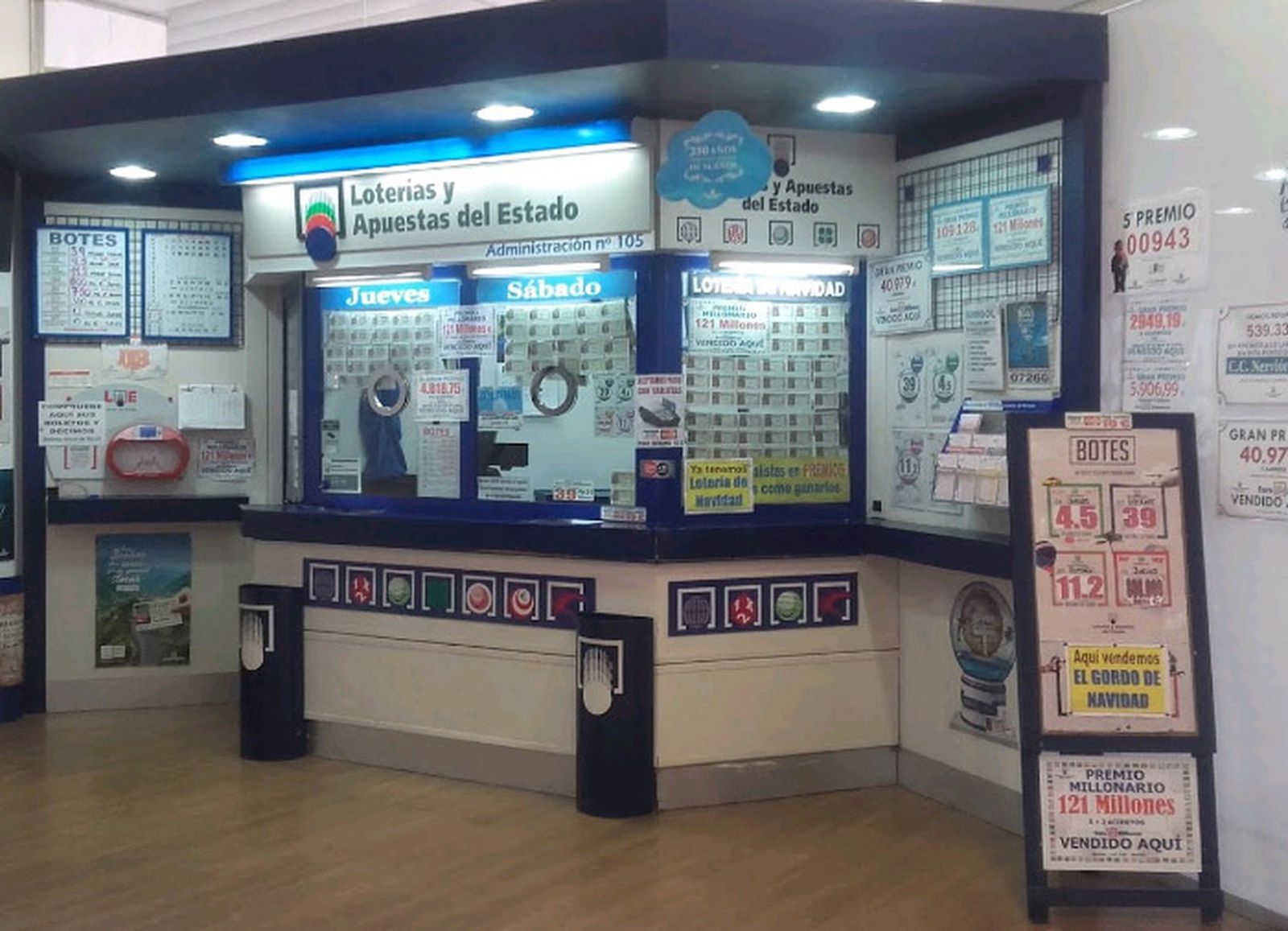 La administración de loterías número 105 de la capital, en el Centro Comercial Nervión Plaza.