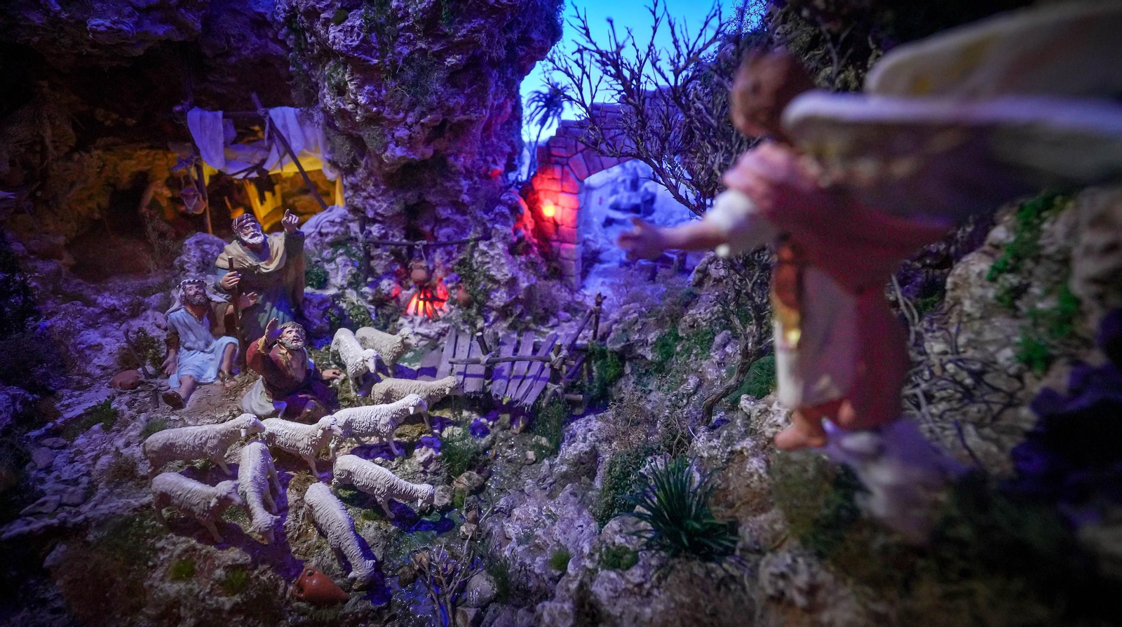 Imágenes de la exposición '50 Navidades montando el Belén' en Jerez