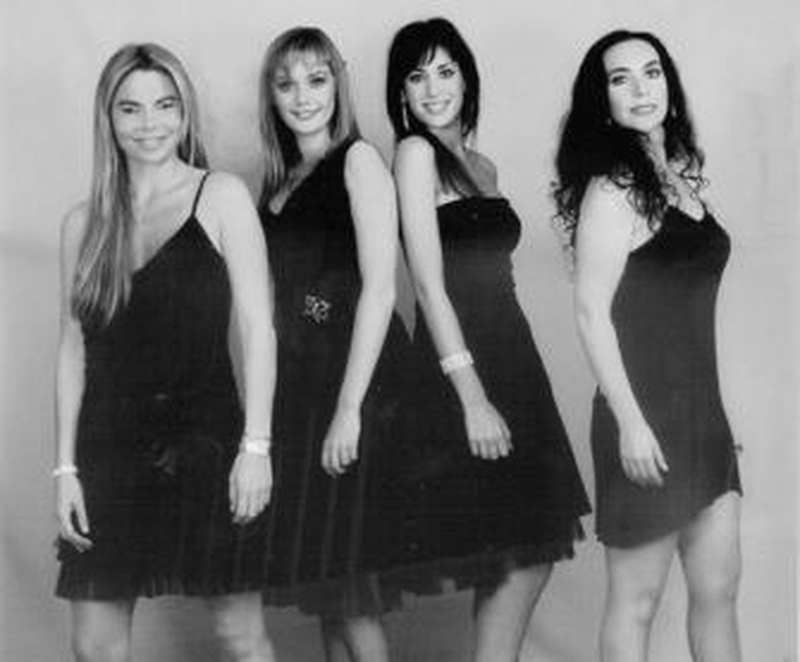 Leticia Sabater, Ángela Bustillos, Verónica López y Yolanda Gaviño protagonizan la versión española de la serie.